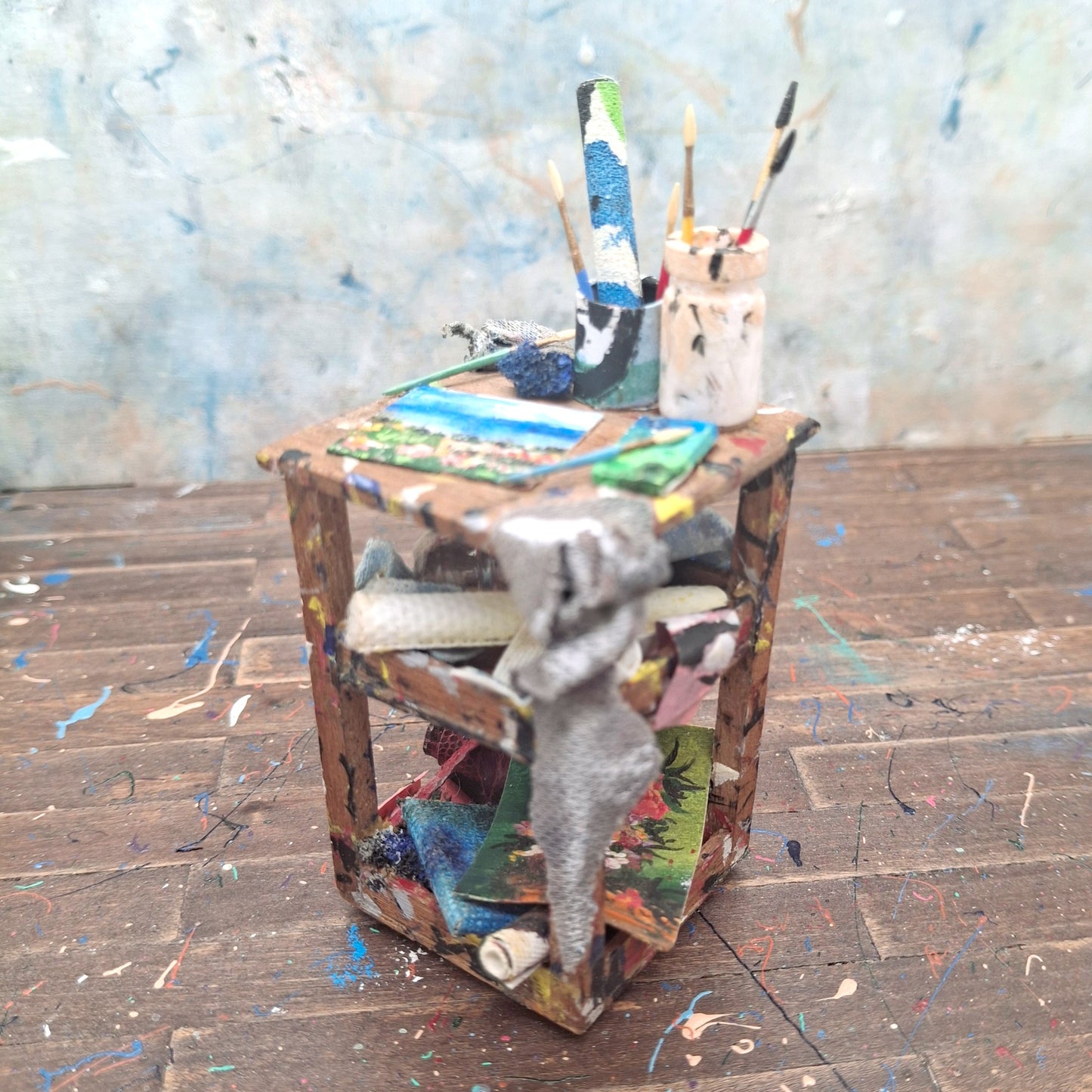 Small Artists Table