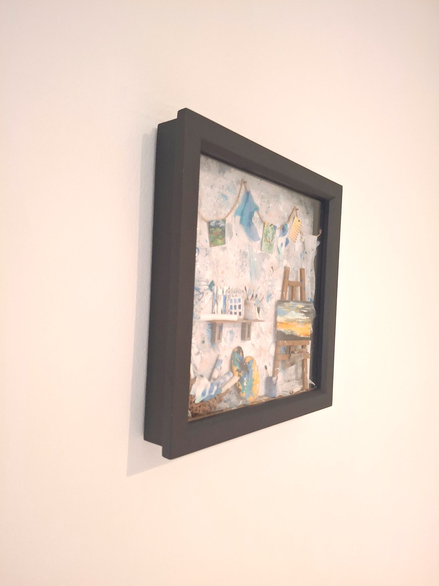 Large Framed Artists Diorama