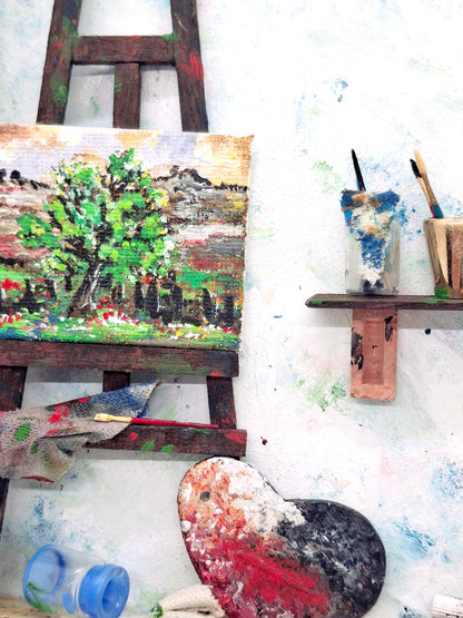 Medium Framed Artists Diorama