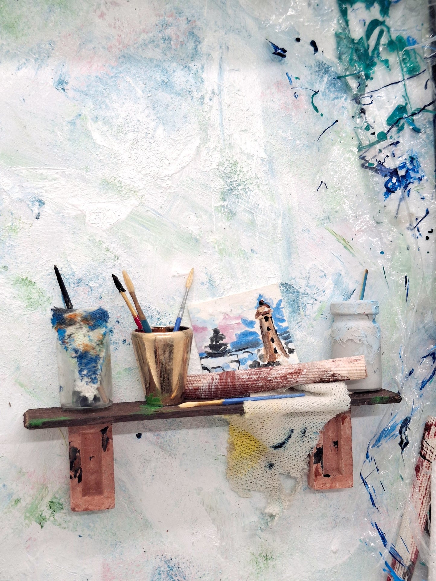 Medium Framed Artists Diorama