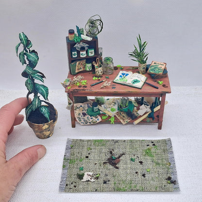 Botanist Table