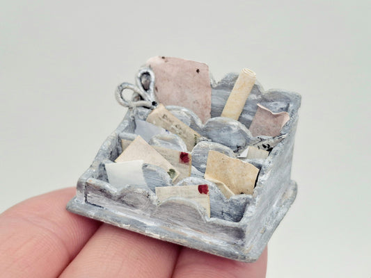 Letter Holder