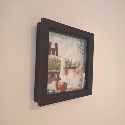 Medium Framed Artists Diorama