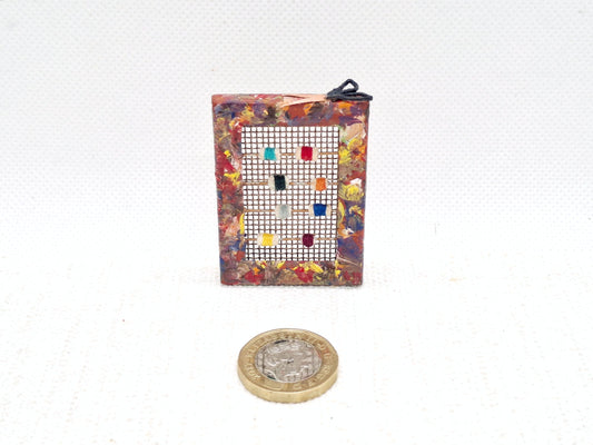 Paint Splatter Thread Dispensor